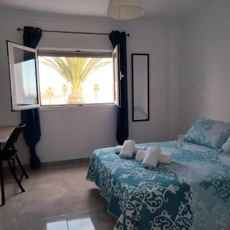 Apto. Angel. Playa De La Cachucha. Wifi, A/c 公寓 雷亚尔港